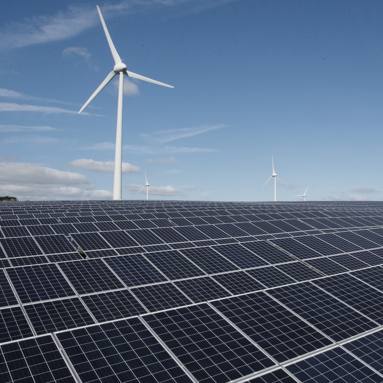 Medium Screen 72 DPI-Vattenfall_wind_solar_03 Medium Screen 72 DPI-Vattenfall_wind_solar_03